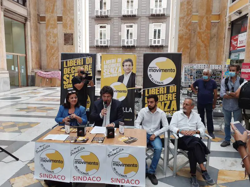 M5s, crisi senza fine: da Napoli parte la scissione
