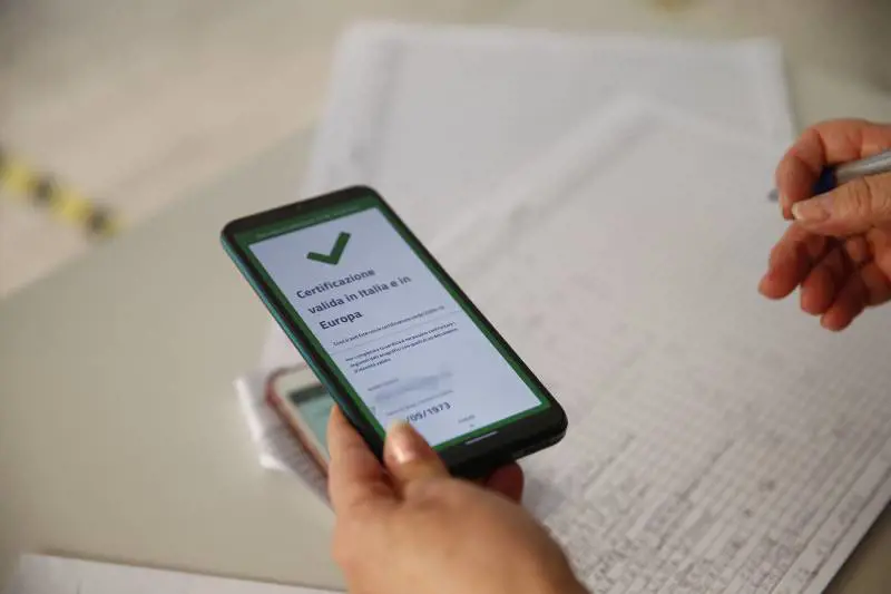 Green pass obbligatorio, la cabina di regia: tutte le novità
