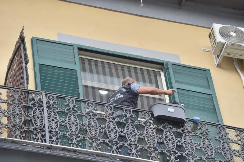 Lanciò Samuele dal balcone. 18 anni di carcere al domestico