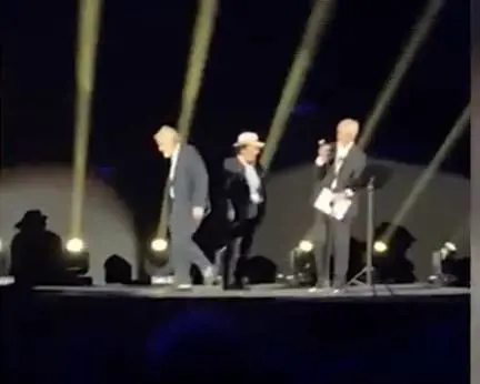 La violenza choc contro Al Bano e Sgarbi: cosa è successo al concerto 