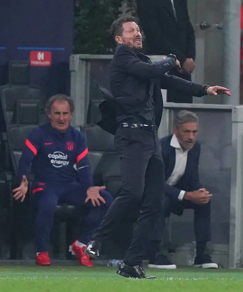 Simeone non usa giri di parole: "Fossi in Pioli..."