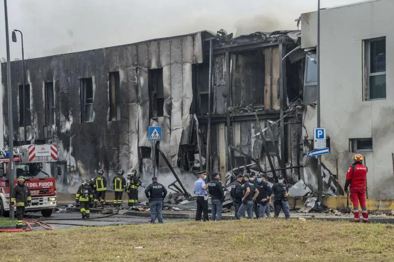 L'aereo sulla palazzina: l'inferno a Milano