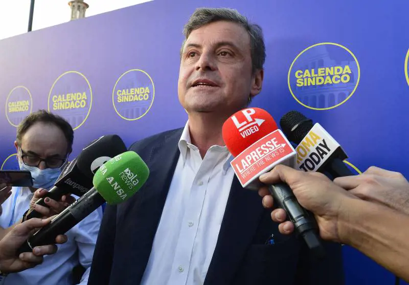 "Ti appoggio se tagli i grillini". L'ultimatum di Calenda a Gualtieri