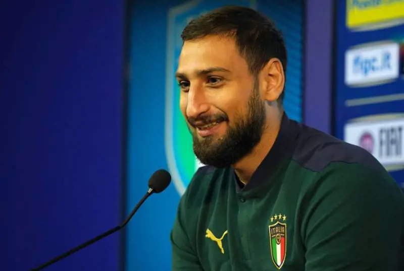 Raiola ora attacca il Milan: "I fischi su Gigio? Non hanno fatto nulla..."