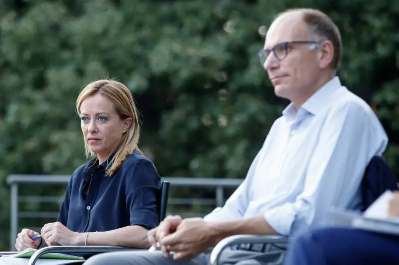 "Fascisti", "Non conosco la matrice": è scontro Letta-Meloni