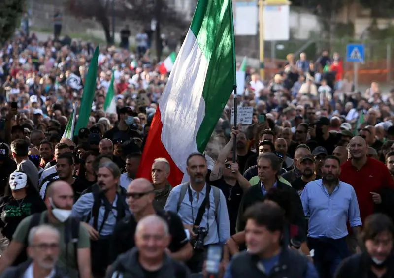 No pass in piazza e G20, la Capitale si blinda. Lamorgese ammette: periodo difficilissimo