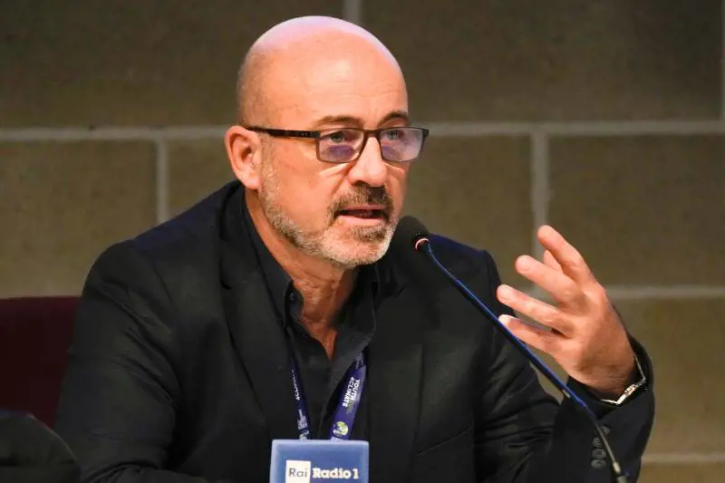 Cingolani riapre al nucleare: "Inquina meno del carbone"