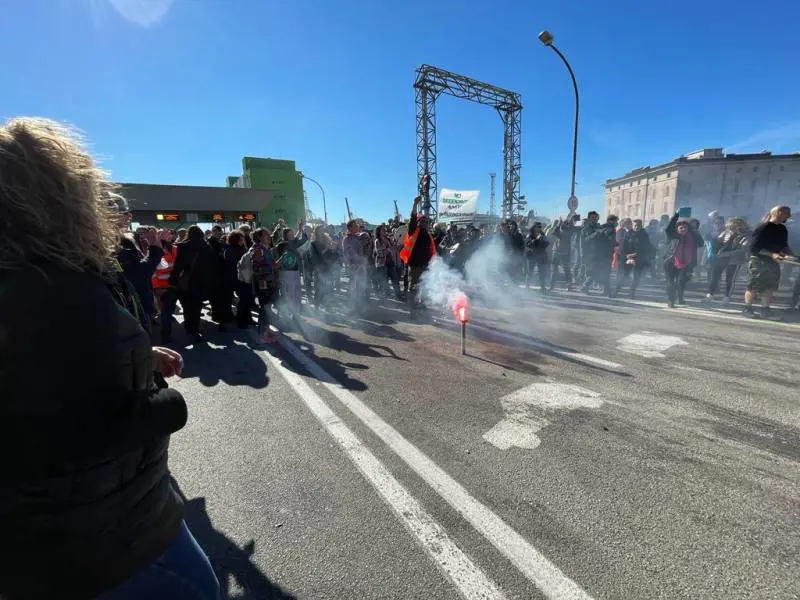 I cancelli del porto di Trieste (foto di Fausto Biloslavo e Riccardo Pelliccetti)