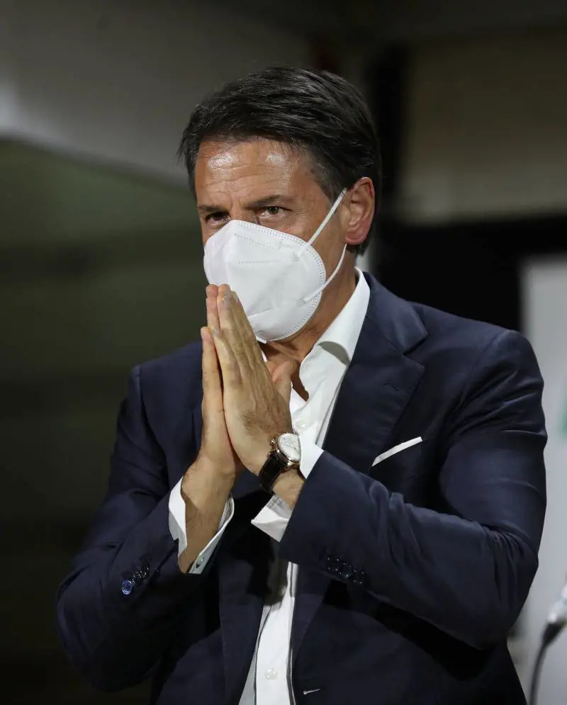 Così il Conte disperato continua a rincorrere Draghi