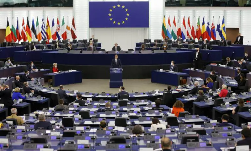 Ucraina, arriva l'ok dell'Europarlamento: approvato prestito straordinario da 35 miliardi