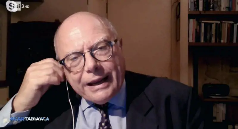 "Stia buono...": scoppia la rissa dalla Berlinguer