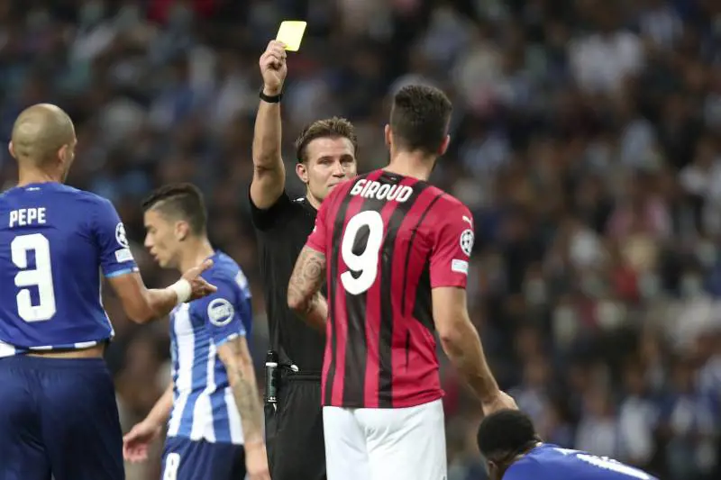 "Un errore dell'arbitro". Sulla sconfitta del Milan è già polemica