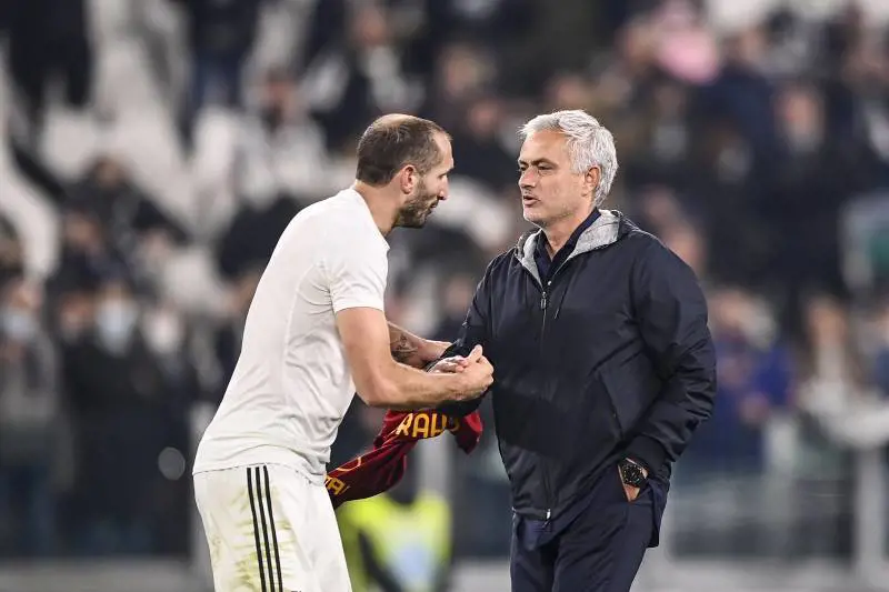Chiellini gela Ronaldo: "Sarebbe dovuto andare via prima..."