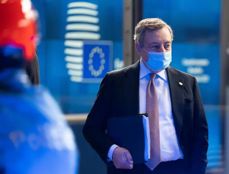 Il fastidio di Draghi per le mediazioni. E la tentazione di sfilarsi presto per salire al Colle