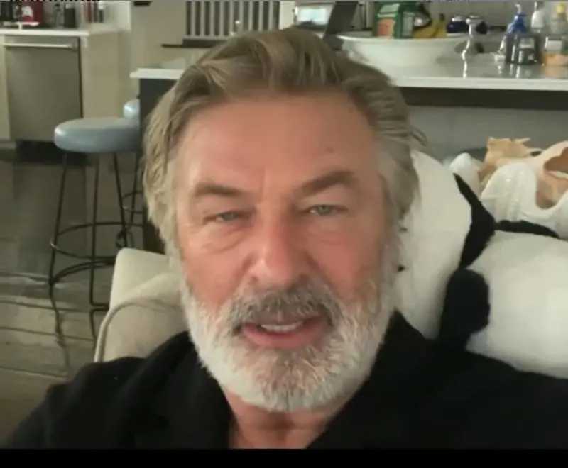 "Pistola usata al poligono": l'indiscrezione choc dopo l'incidente con Alec Baldwin