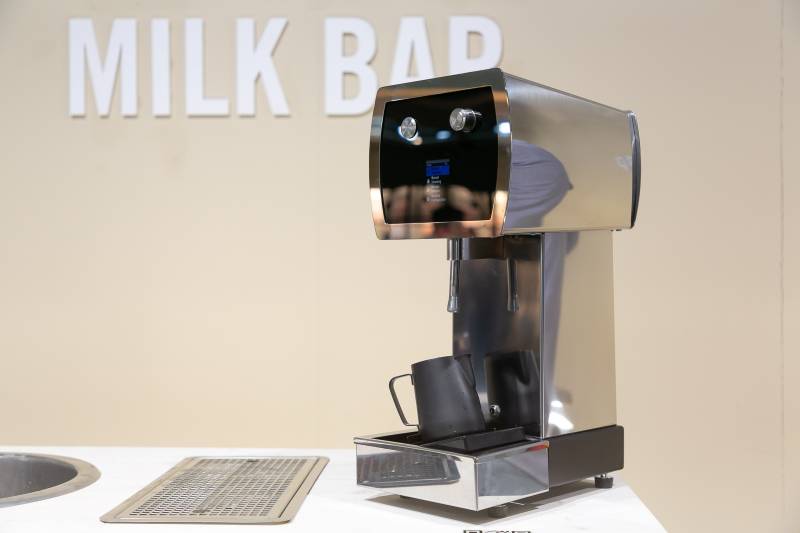Wally Milk di La Marzocco, monta-latte automatico