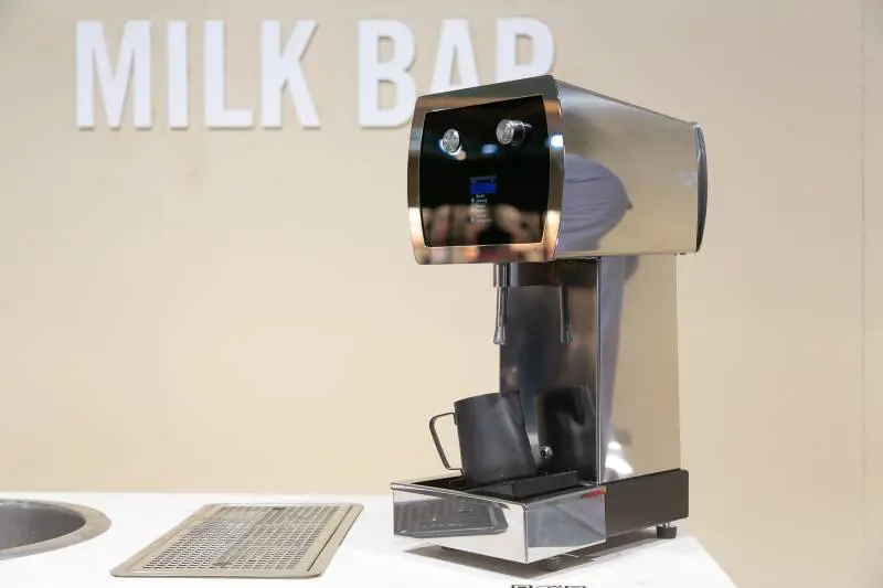 Wally Milk di La Marzocco, monta-latte automatico