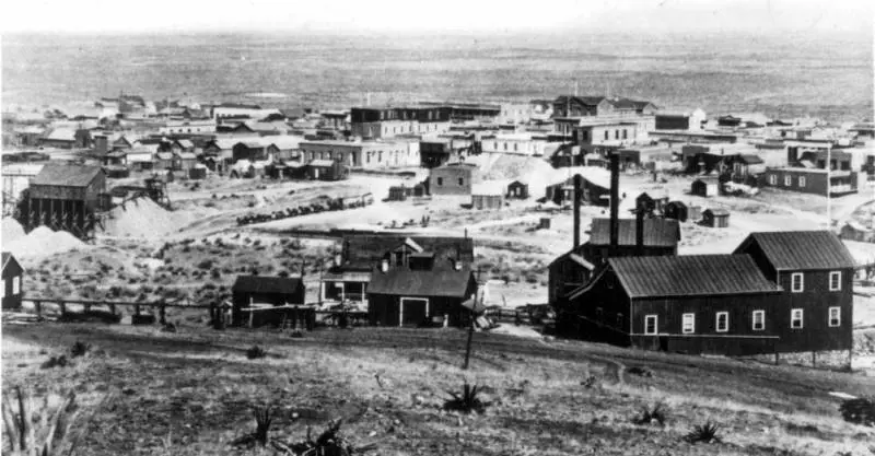 Il mito western capace di raccontare vizi e virtù dell'America