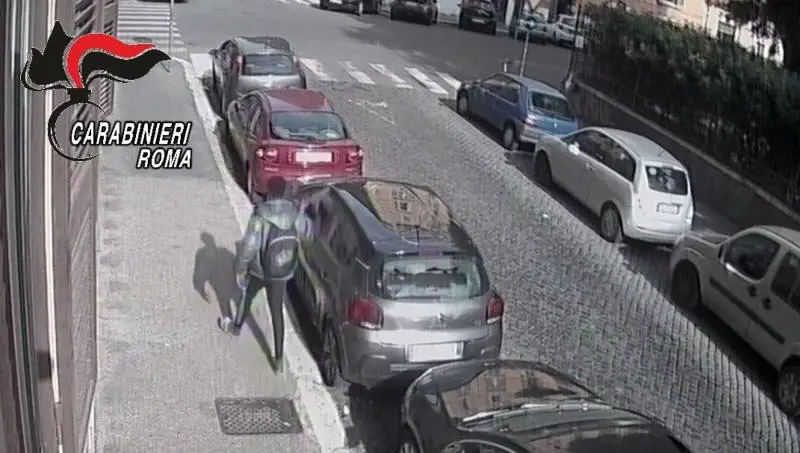 Roma, preso il piromane che “doveva essere espulso”
