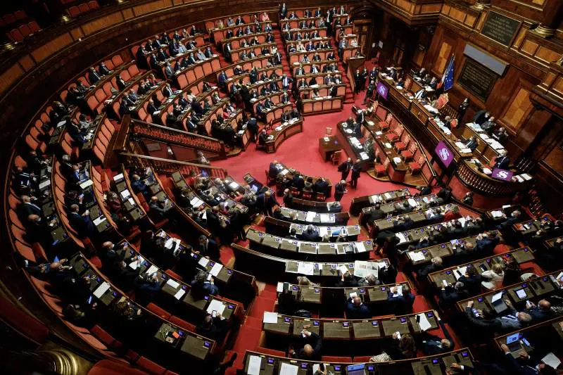 "Pagina nera...". Ora la sinistra "spara" sulla democrazia