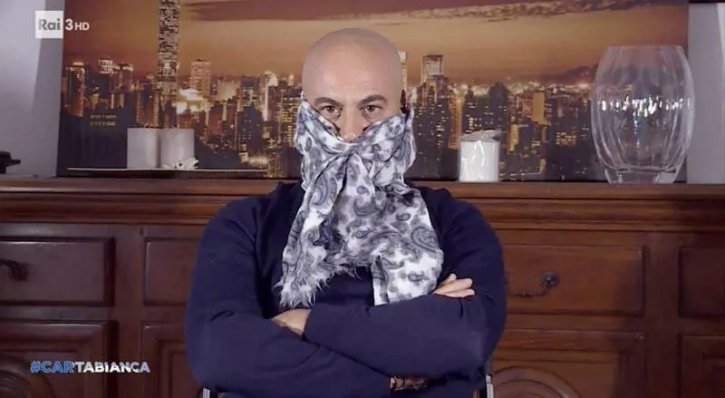 "Bravo eh": scoppia la lite e Paragone si imbavaglia dalla Berlinguer
