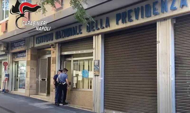 Le mani della camorra sul Reddito di cittadinanza: individuati quasi 2.500 "furbetti"