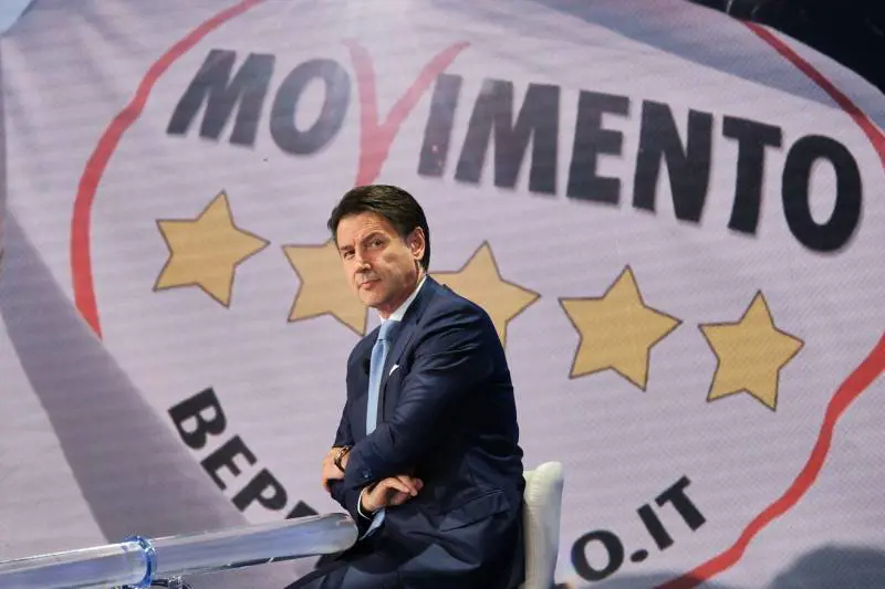 "Un diktat? Un editto...". Conte non tiene più i suoi