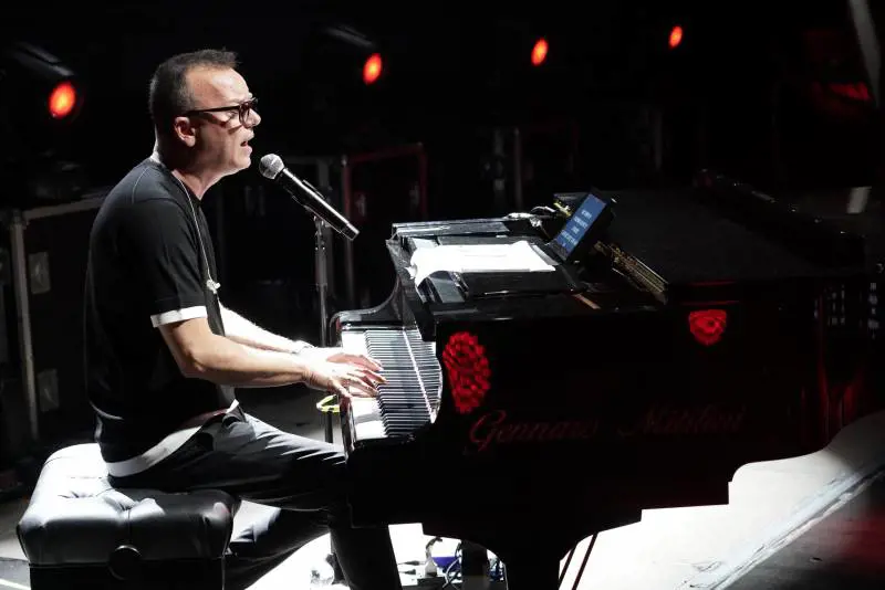 Evasione da 1,7 milioni. Pm contro Gigi D'Alessio "Va condannato a 4 anni"