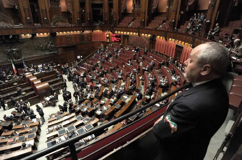 In corsa per la Ue ma "impresentabili". Ecco chi sono i sette candidati a rischio