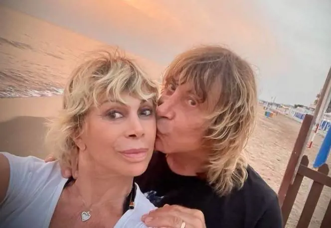 "L'avrei capito se fosse gay". Carmen Russo spegne le voci sul marito