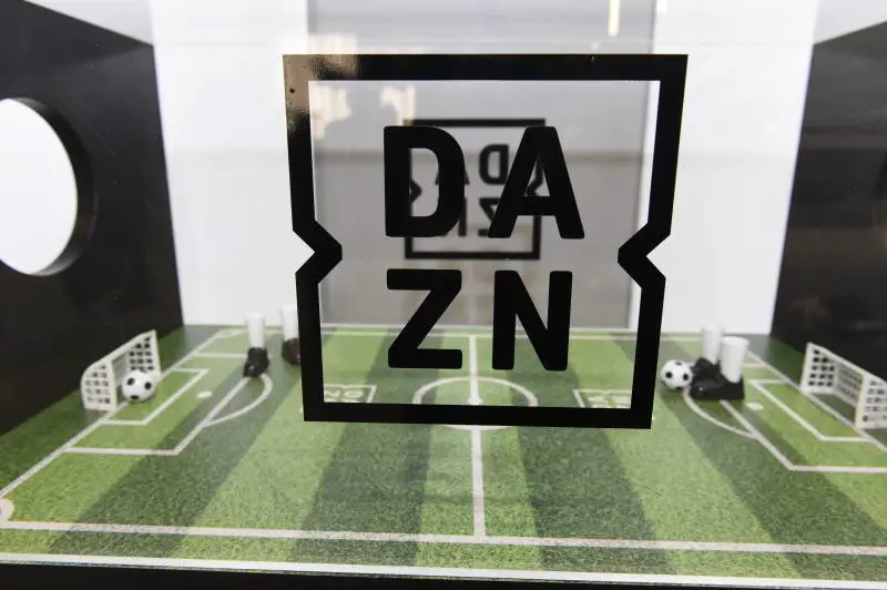 Da Calenda a Salvini: bufera su Dazn. Ecco cosa è successo