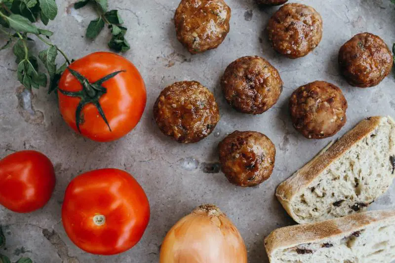 Polpette con piselli: la ricetta per stupire i nipoti