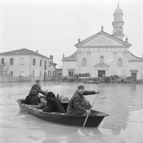 I folli che salvarono il Veneto dallo tsunami del Polesine