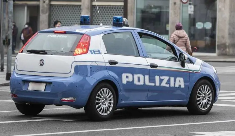 Altro femminicidio: sgozzata dal marito
