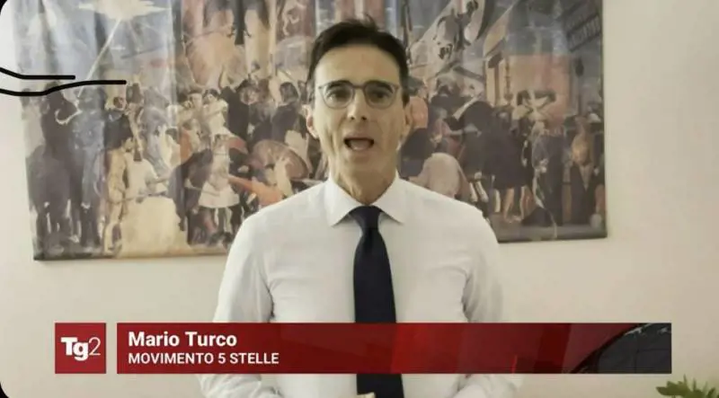 I 5S hanno affossato Ilva. Ma il contiano dà la colpa al governo Meloni