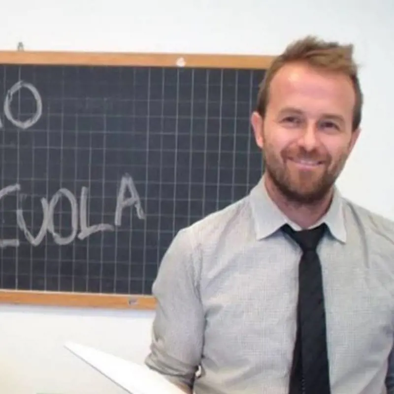Il "prof" youtuber: "Cambiamo materie e voti. Molti ragazzi in classe come in prigione" 