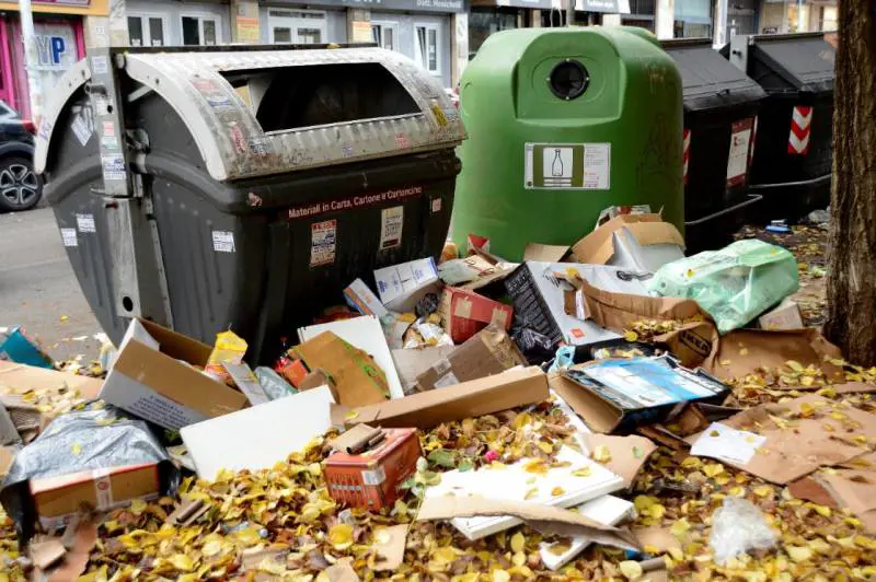 Roma, Ama blocca le ferie di Natale dei netturbini