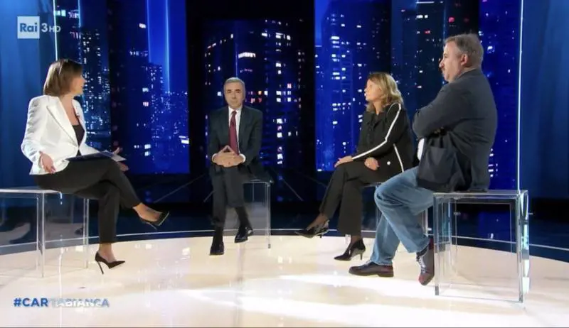 "Allora stia zitta". E la Berlinguer sbotta contro la giornalista no vax