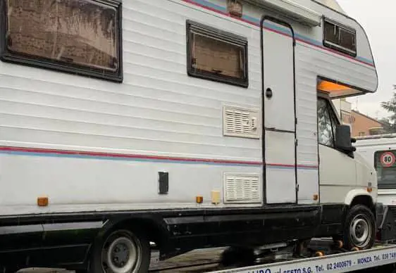La scure sui camper rom: sanzioni e rimozioni