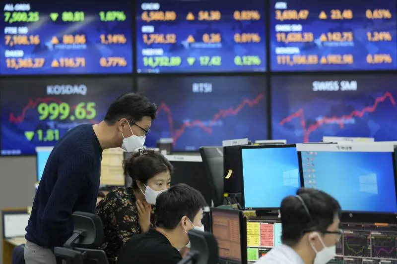Il vero Black Friday affossa le Borse. L'Europa perde fino a 390 miliardi. E crolla il petrolio