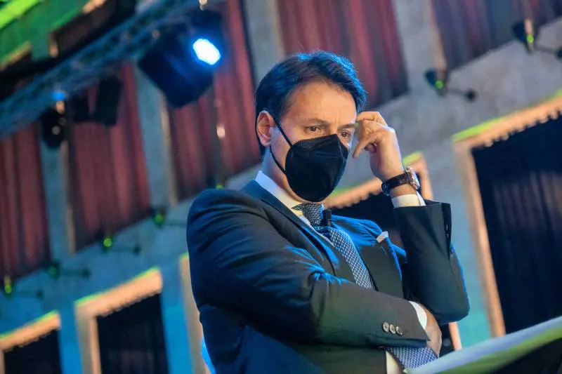 Conte si lava la coscienza: "Non ho rimpianti sulla pandemia"