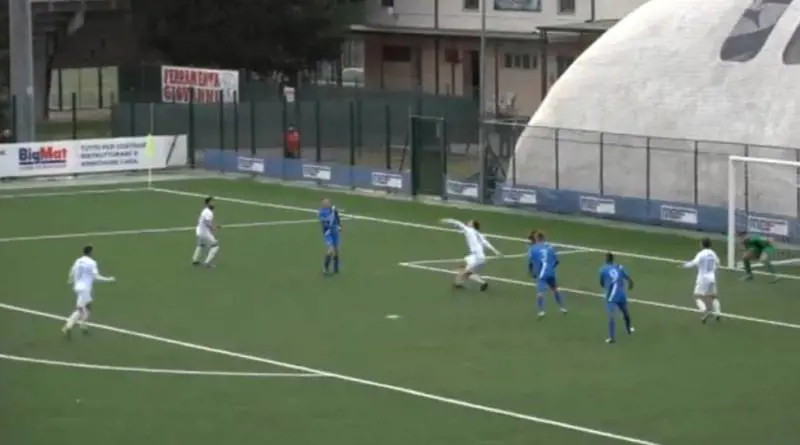 La prodezza di Renzi Jr: segna in rovesciata il gol vittoria del Prato