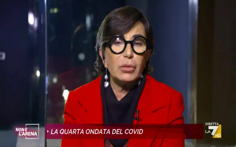 La Gismondo smonta i catastrofisti: "Omicron? Panico infondato"