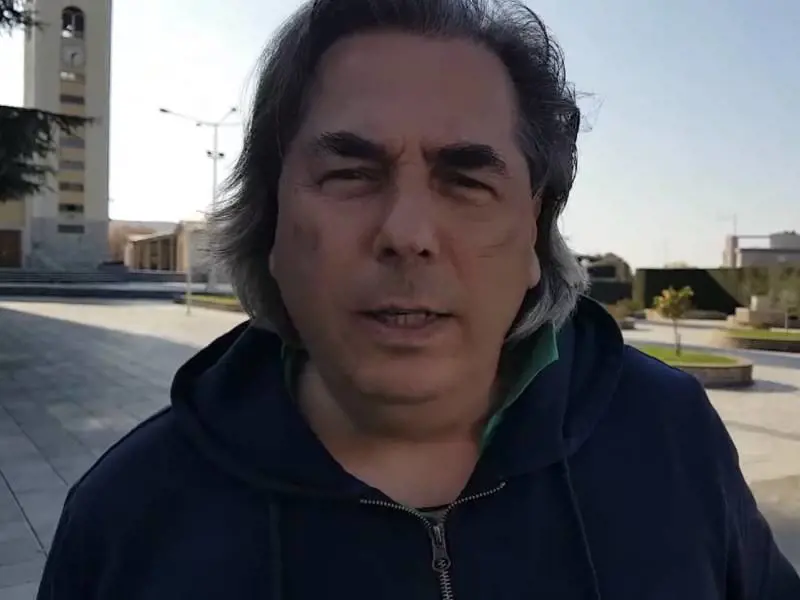 "Ecco cosa sei...". Per il leader No vax pentito finisce male