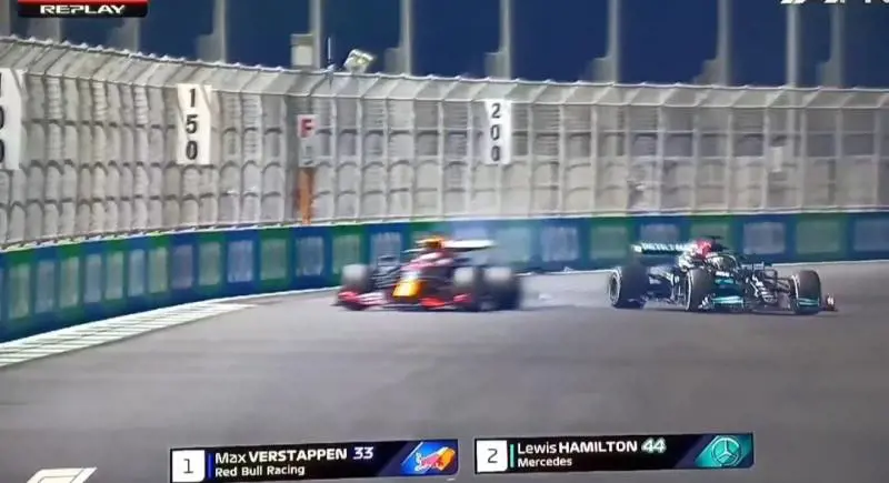 "Hamilton mi è venuto addosso...". Ecco cosa è successo con Verstappen