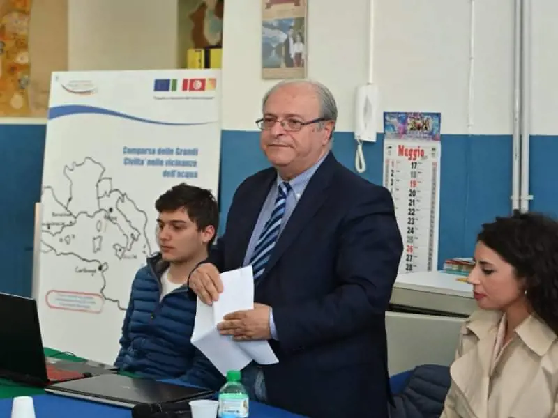 La lettera del prof vittima dell'esplosione: "Ragazzi, mordete la vita"