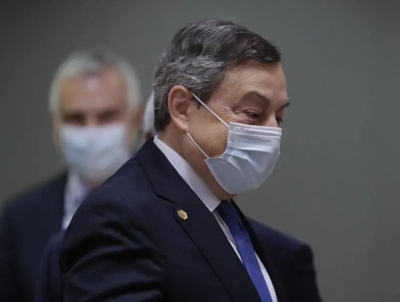 Draghi conferma la linea sui tamponi dall'estero: "Vogliamo proteggere l'Italia"