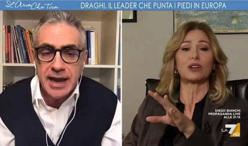 "Cosiddetto vaccino", "Non dica str...". Pregliasco perde le staffe 
