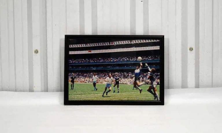 Maradona, beni battuti all'asta. Invenduta la casa che regalò ai genitori