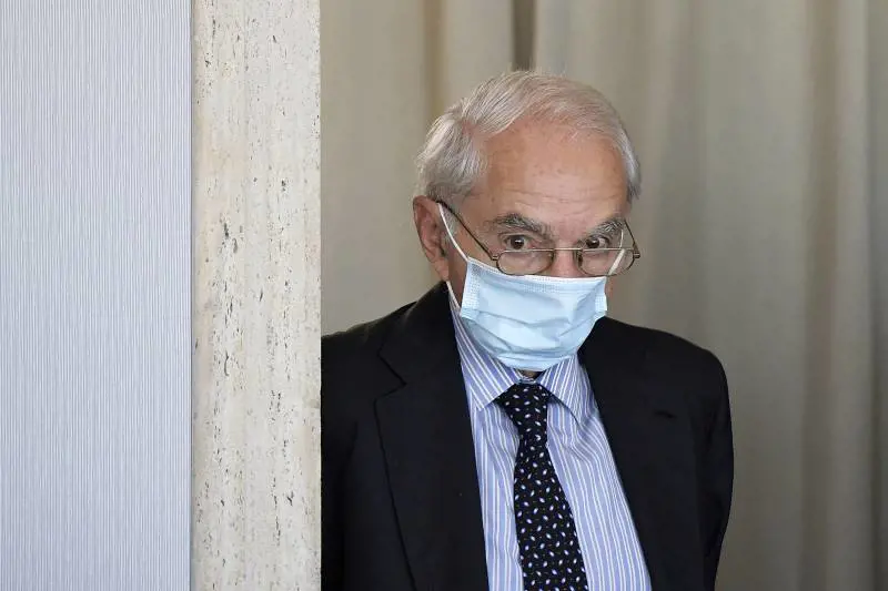 I veleni postumi di Craxi sul candidato Amato. "Le menzogne dell'opportunista Amatissimo"